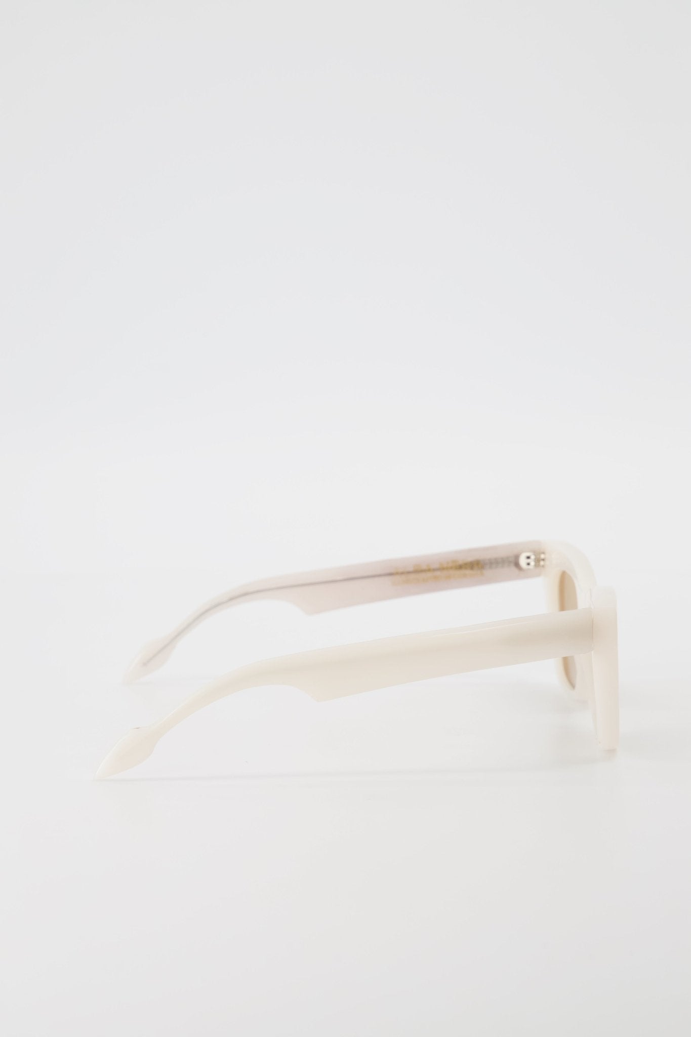 7.44 AM – BABY - Alba Nera - Lunettes de soleil - quiet luxury