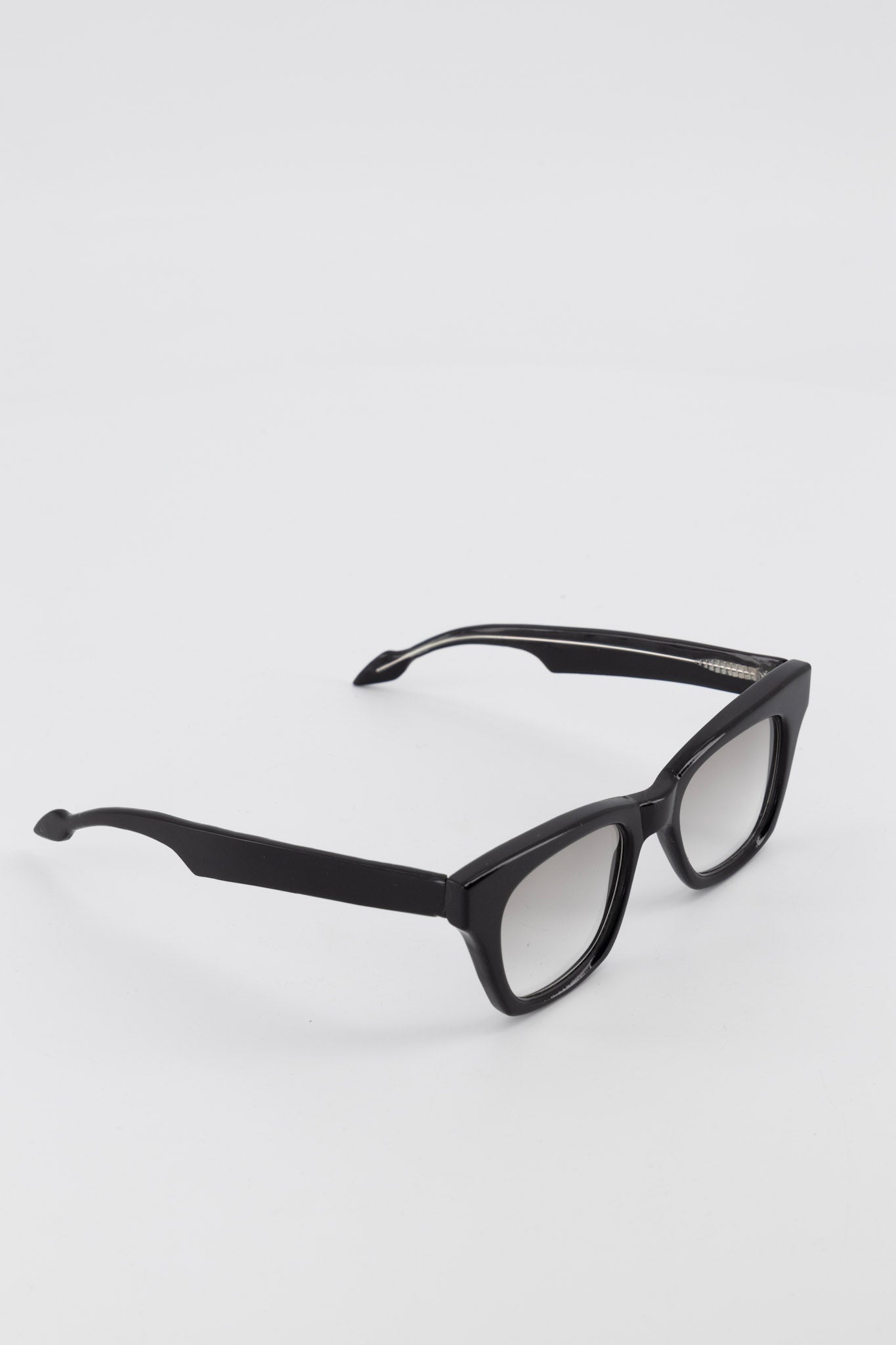 7.44 AM – DONNA - Alba Nera - Lunettes de soleil - quiet luxury